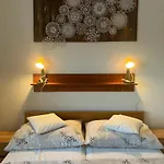 Apartmanovy Dom U Ivky Studia 아파트 Bešeňová