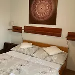 Apartmanovy Dom U Ivky Studia 아파트