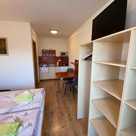 Apartman Apartmanovy Dom U Ivky Studia